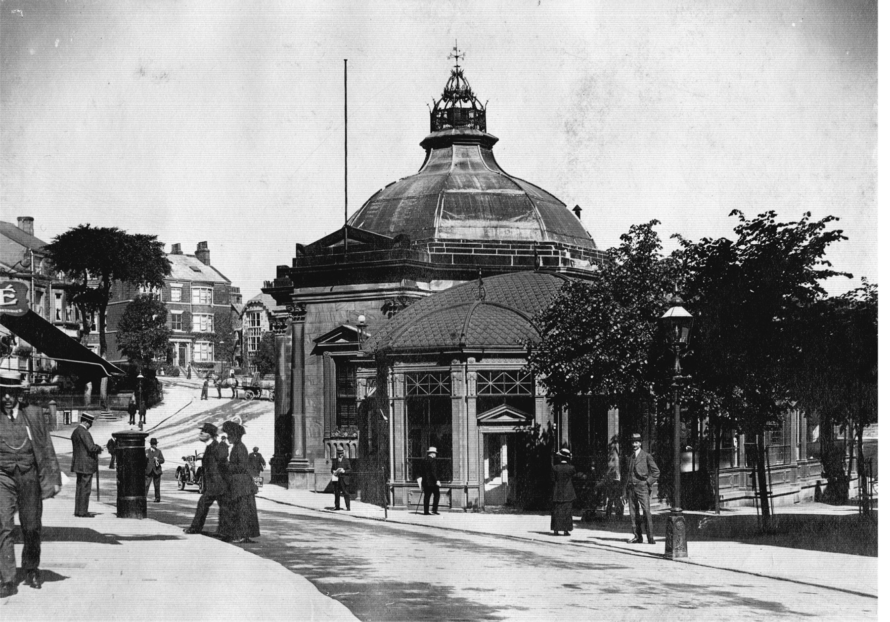 Harrogate’s Royal Pump Rooms in 1900.