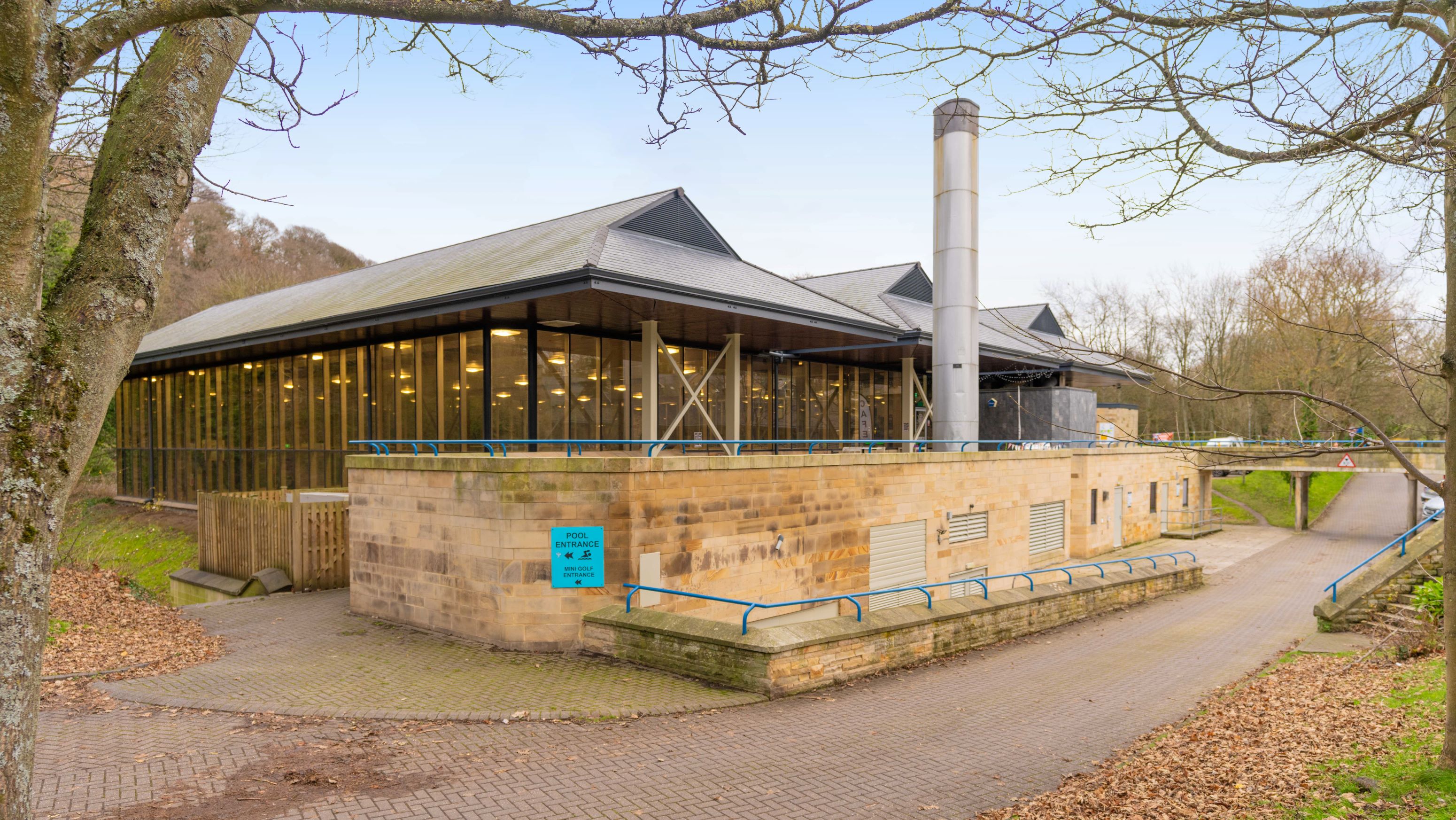 The outside of Richmond Swimming Pool